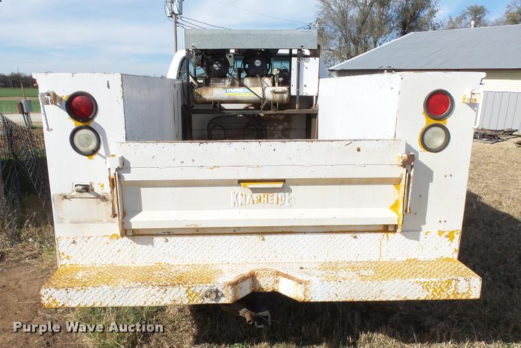 image for item DF9079 1997 Ford F350 utility truck