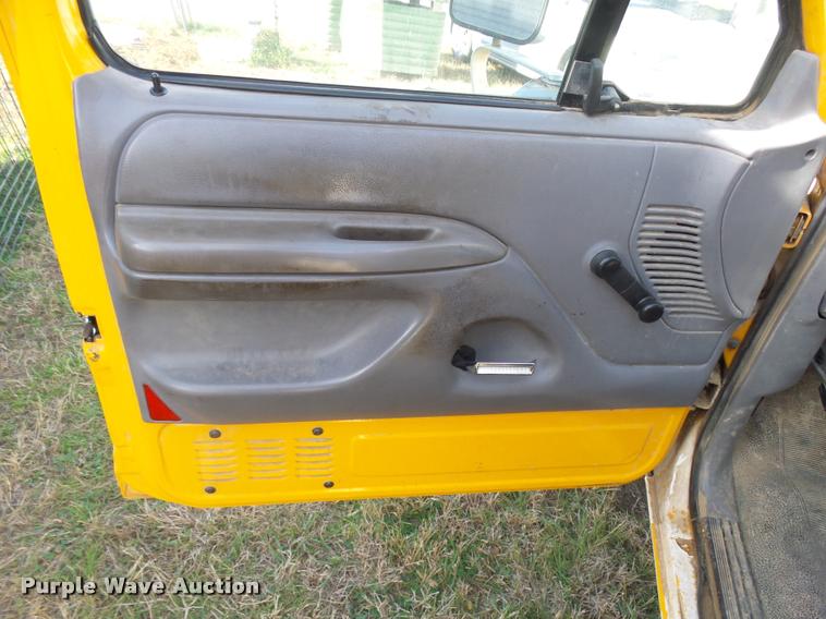 image for item DF9079 1997 Ford F350 utility truck