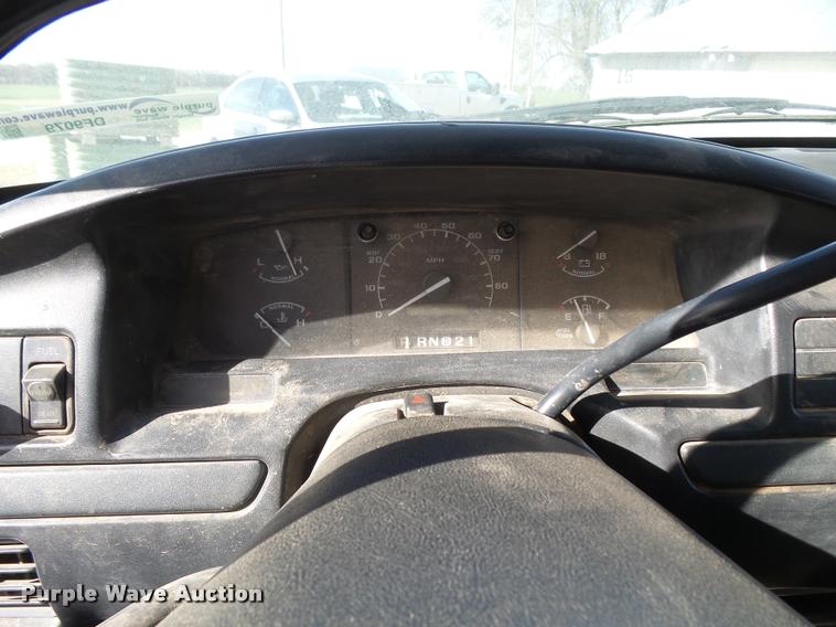 image for item DF9079 1997 Ford F350 utility truck