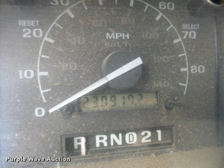 image for item DF9079 1997 Ford F350 utility truck