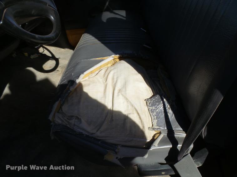 image for item DF9079 1997 Ford F350 utility truck