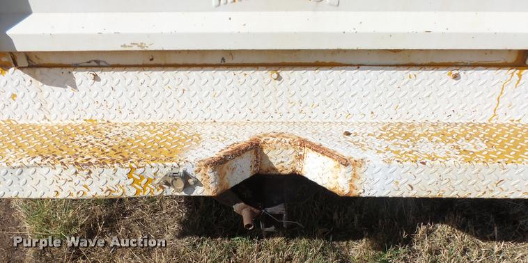 image for item DF9079 1997 Ford F350 utility truck