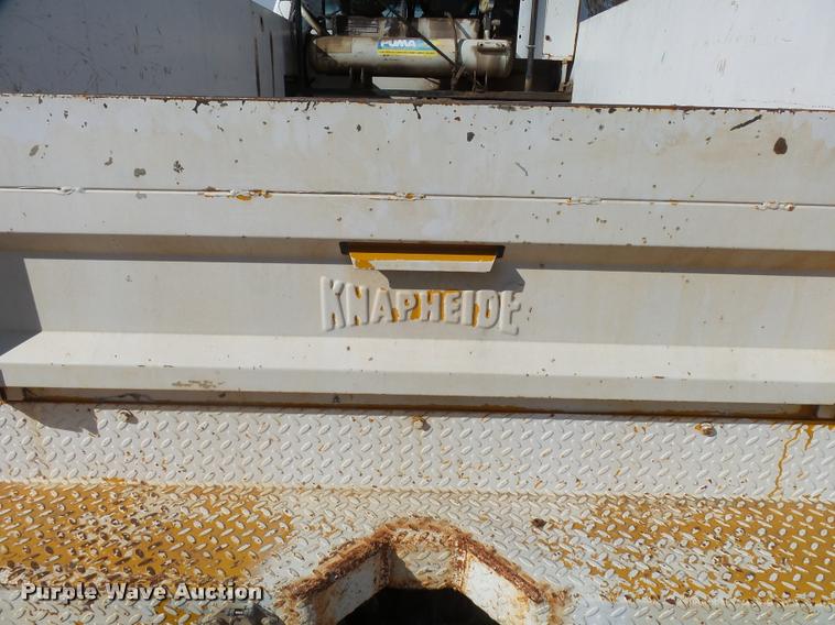 image for item DF9079 1997 Ford F350 utility truck