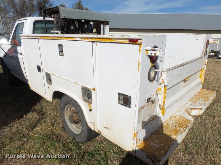 image for item DF9079 1997 Ford F350 utility truck