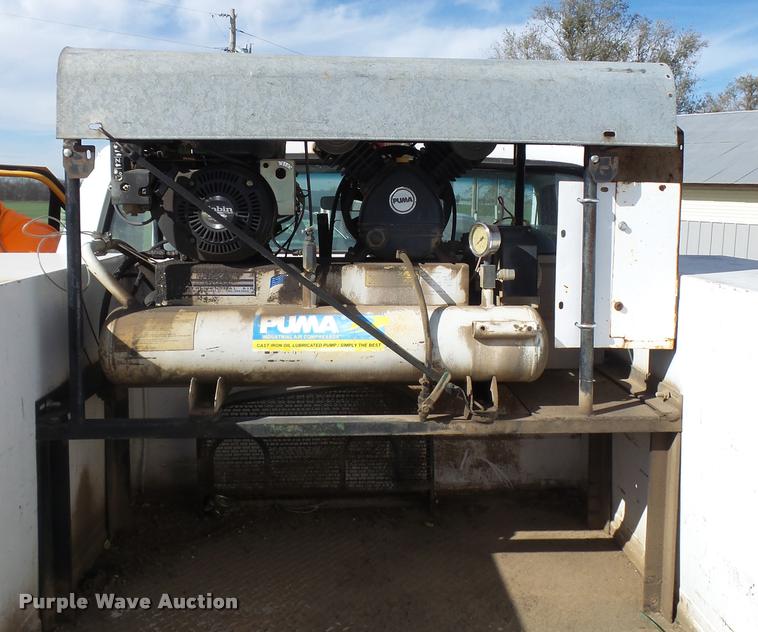 image for item DF9079 1997 Ford F350 utility truck