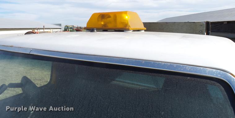 image for item DF9079 1997 Ford F350 utility truck