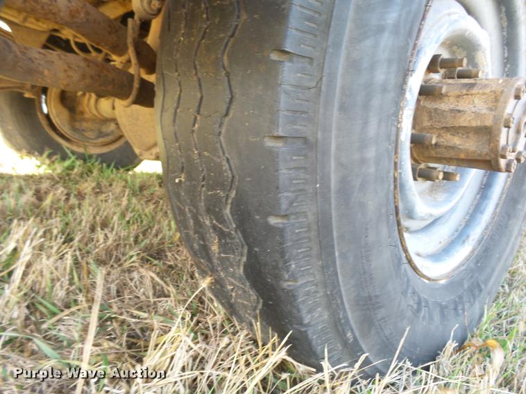 image for item DF9079 1997 Ford F350 utility truck