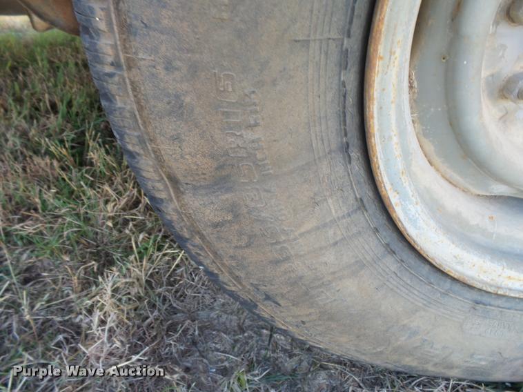 image for item DF9079 1997 Ford F350 utility truck