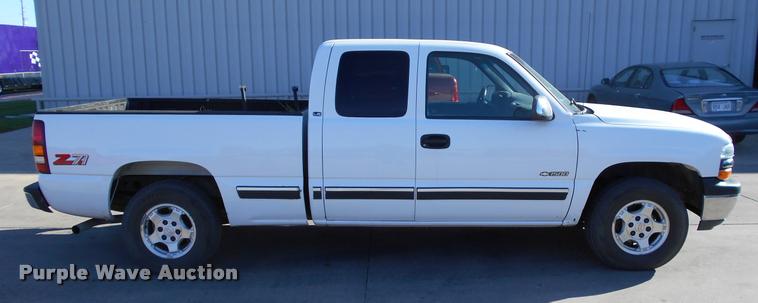image for item DF9158 1999 Chevrolet Silverado 1500 Z71 Ext. Cab pickup truck