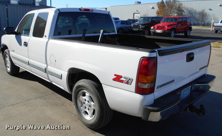 image for item DF9158 1999 Chevrolet Silverado 1500 Z71 Ext. Cab pickup truck