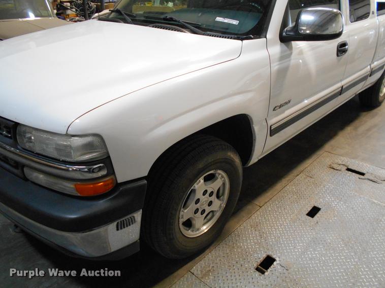image for item DF9158 1999 Chevrolet Silverado 1500 Z71 Ext. Cab pickup truck