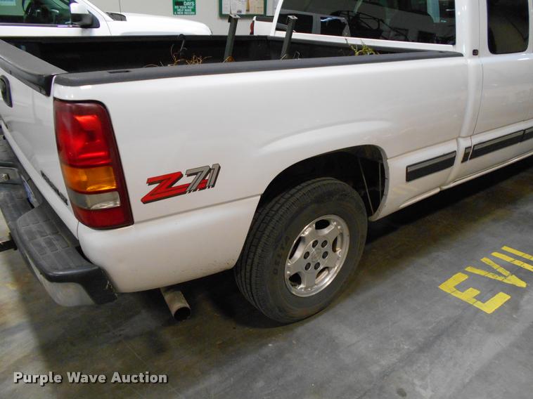 image for item DF9158 1999 Chevrolet Silverado 1500 Z71 Ext. Cab pickup truck