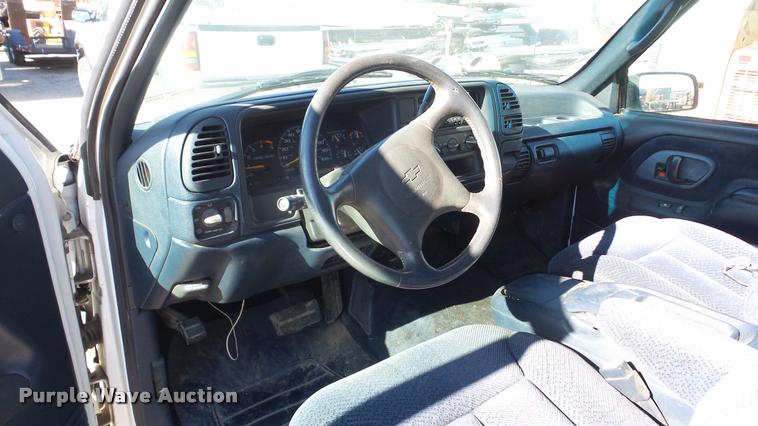image for item DF9159 1995 Chevrolet 2500 Ext. Cab pickup truck