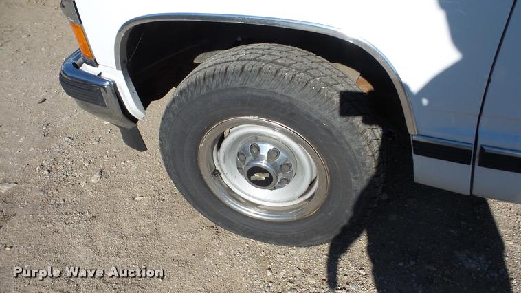 image for item DF9159 1995 Chevrolet 2500 Ext. Cab pickup truck