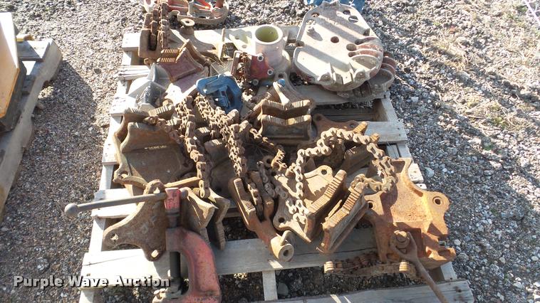 image for item DG9017 Ridgid pipe clamps and stands