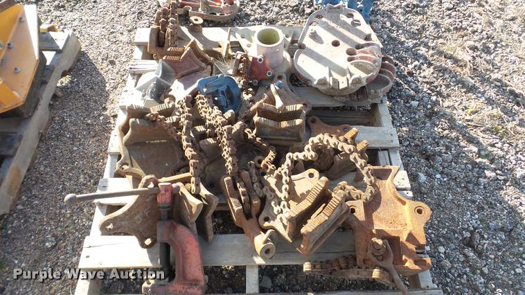 image for item DG9017 Ridgid pipe clamps and stands