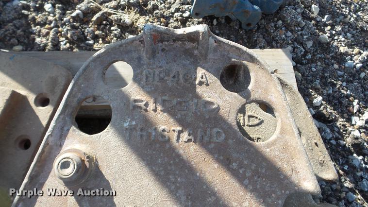 image for item DG9017 Ridgid pipe clamps and stands