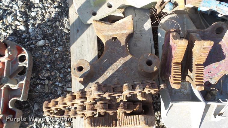 image for item DG9017 Ridgid pipe clamps and stands