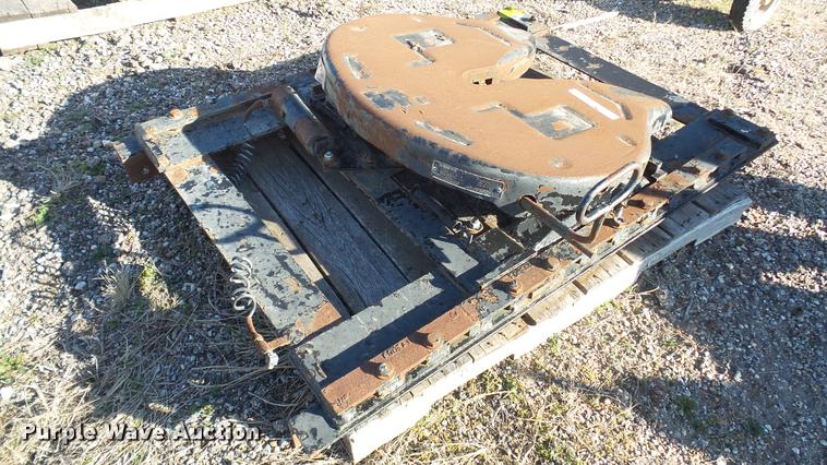 image for item DG9029 Fontaine air operated sliding fifth wheel plate