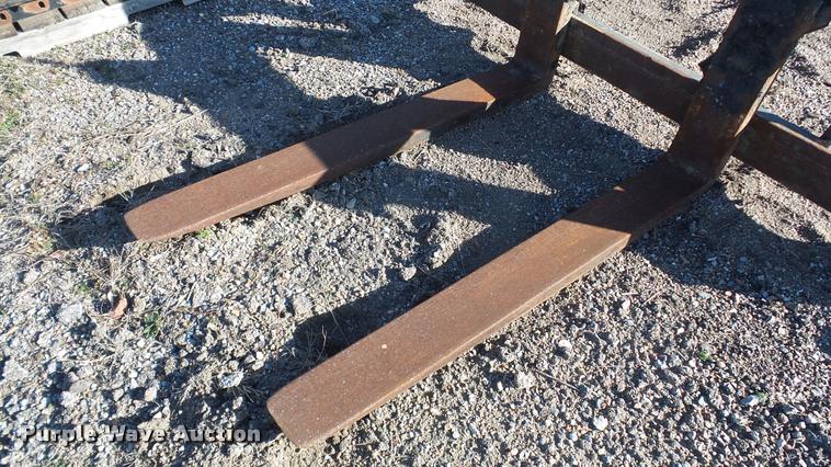 image for item DG9030 Loader forks