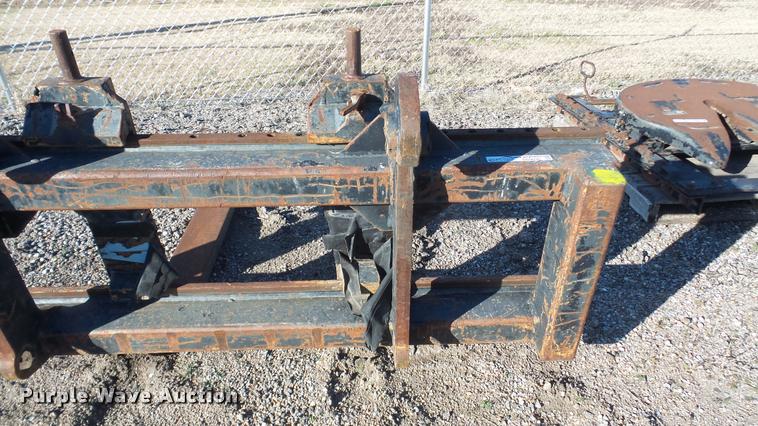 image for item DG9030 Loader forks