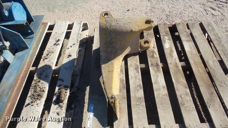 image for item DG9031 Ripper attachment