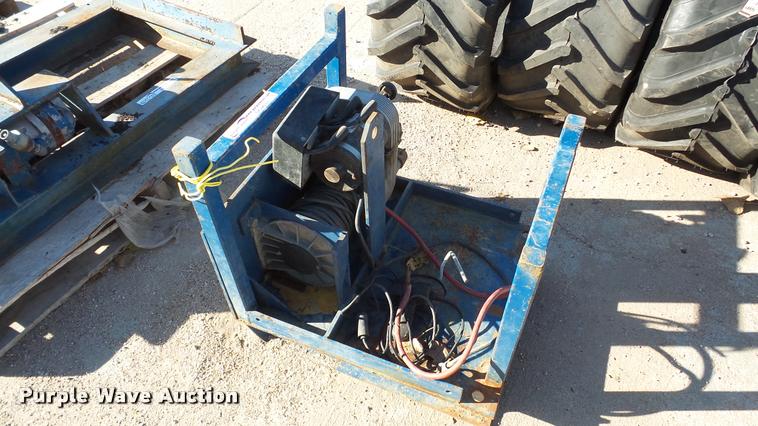 image for item DG9033 Winch