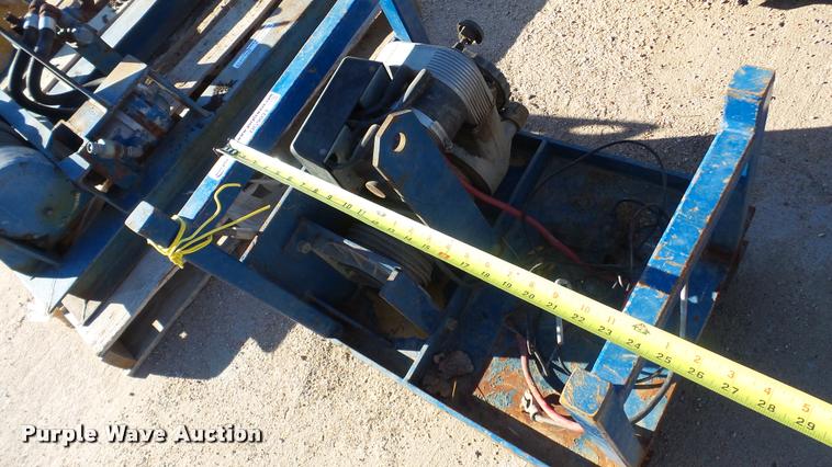 image for item DG9033 Winch