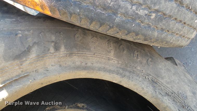 image for item DG9039 (3) tires