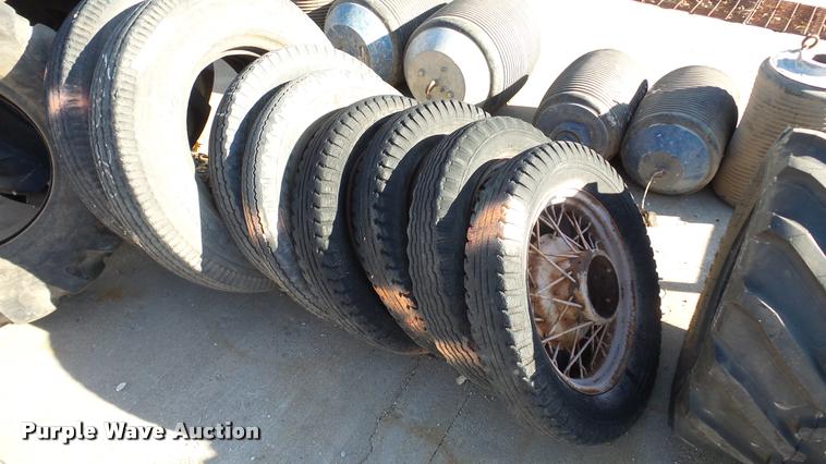 image for item DG9040 (8) tires