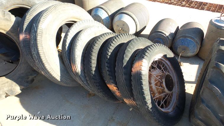 image for item DG9040 (8) tires