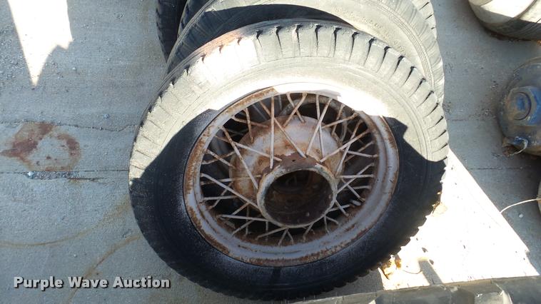 image for item DG9040 (8) tires