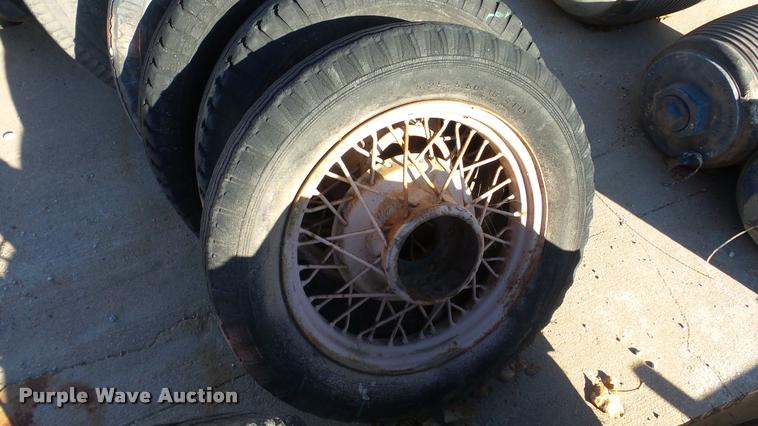 image for item DG9040 (8) tires