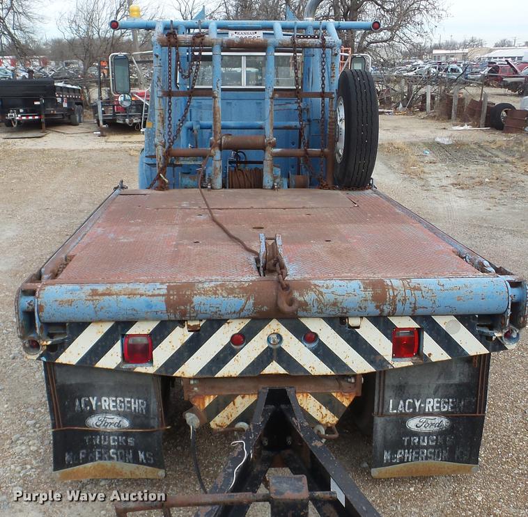 image for item DG9133 1988 Ford LN7000 flatbed truck