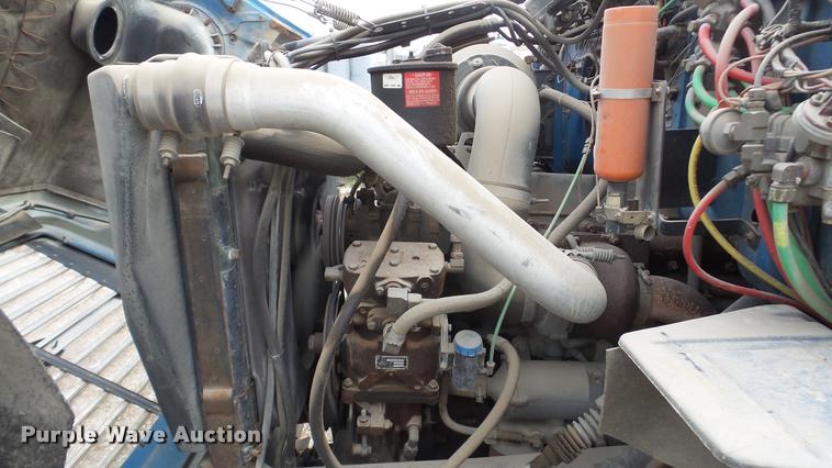 image for item DG9133 1988 Ford LN7000 flatbed truck