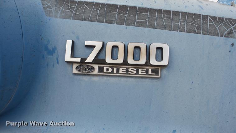 image for item DG9133 1988 Ford LN7000 flatbed truck