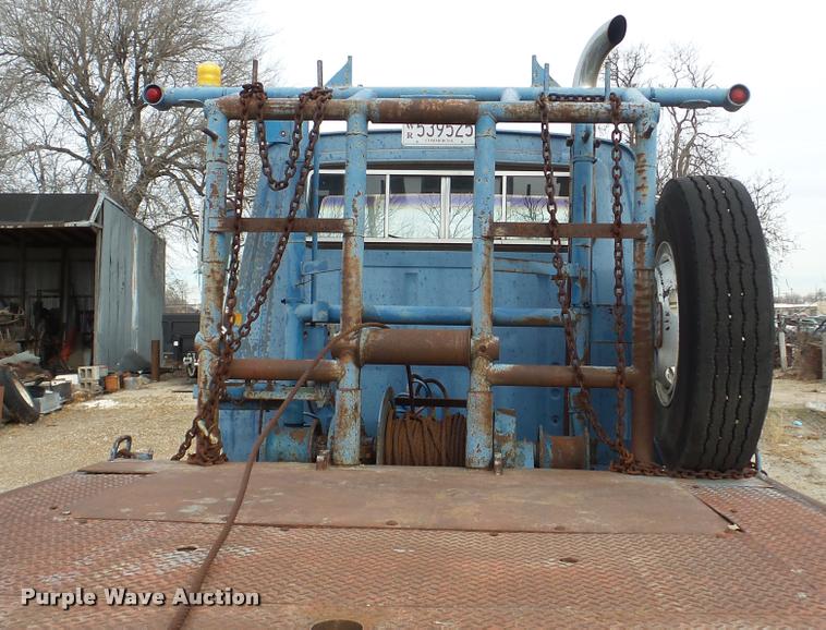 image for item DG9133 1988 Ford LN7000 flatbed truck