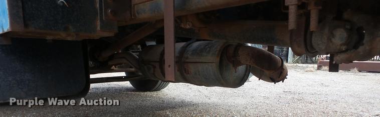 image for item DG9133 1988 Ford LN7000 flatbed truck