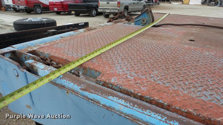 image for item DG9133 1988 Ford LN7000 flatbed truck