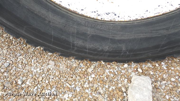 image for item DG9133 1988 Ford LN7000 flatbed truck