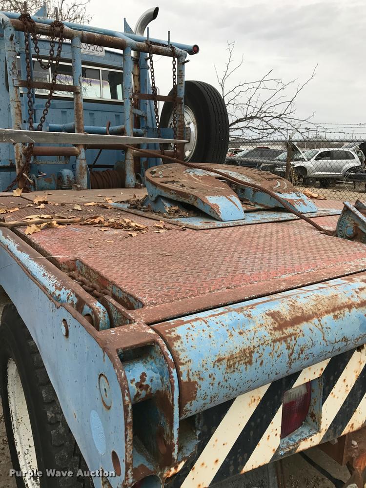 image for item DG9133 1988 Ford LN7000 flatbed truck