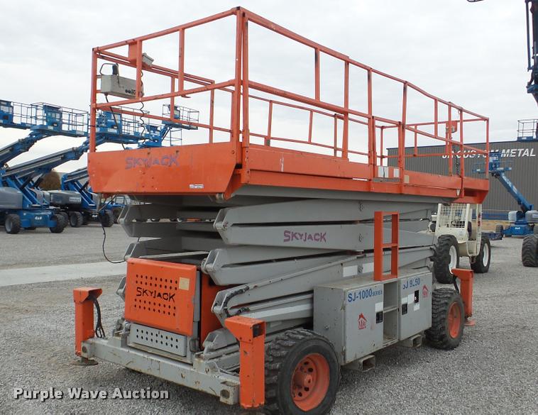image for item DG9136 1998 Skyjack SJ9250 scissor lift