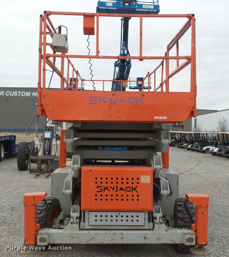 image for item DG9136 1998 Skyjack SJ9250 scissor lift