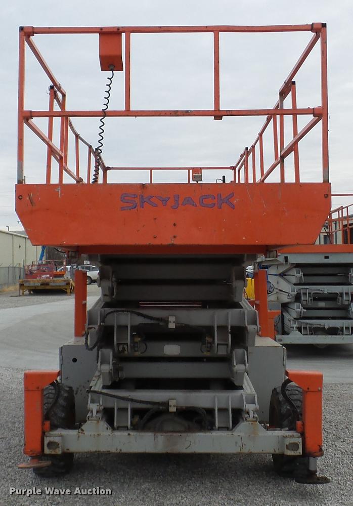 image for item DG9136 1998 Skyjack SJ9250 scissor lift