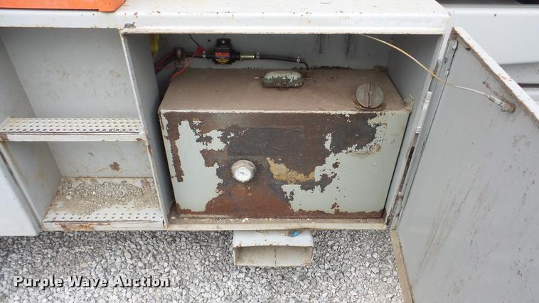 image for item DG9136 1998 Skyjack SJ9250 scissor lift