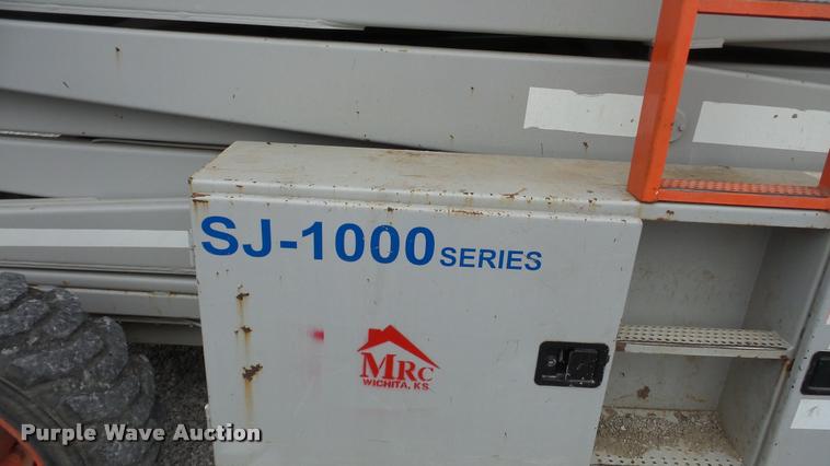 image for item DG9136 1998 Skyjack SJ9250 scissor lift