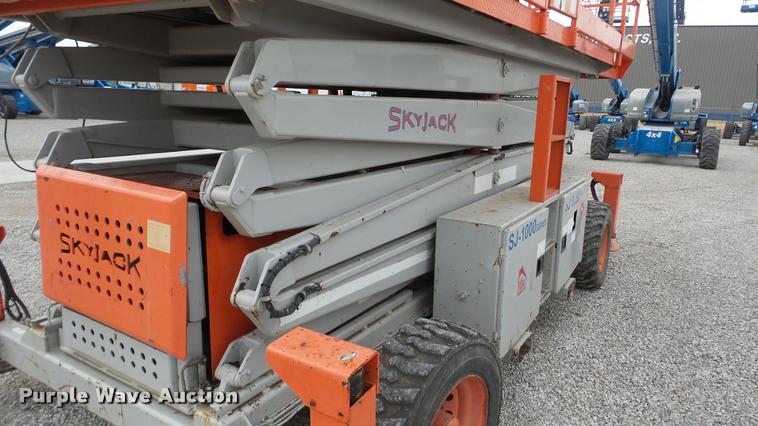 image for item DG9136 1998 Skyjack SJ9250 scissor lift
