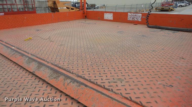 image for item DG9136 1998 Skyjack SJ9250 scissor lift