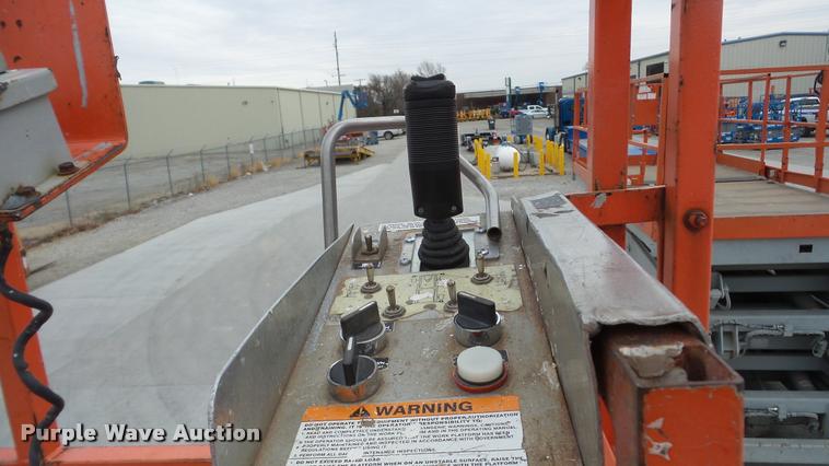image for item DG9136 1998 Skyjack SJ9250 scissor lift