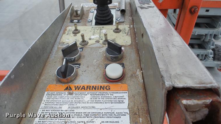 image for item DG9136 1998 Skyjack SJ9250 scissor lift